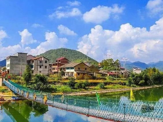 云南學(xué)習(xí)推廣浙江“千萬(wàn)工程”經(jīng)驗(yàn)三年行動(dòng)實(shí)施方案：到2025年農(nóng)村生活污水治理、生活垃圾處理設(shè)施全覆蓋