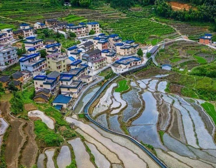 廣東省政府工作報(bào)告：以超常規(guī)力度推進(jìn)農(nóng)村生活污水治理 力爭(zhēng)年底前治理率超75%